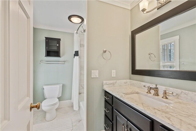 bathroom featuring crown molding, toilet, baseboards, and vanity