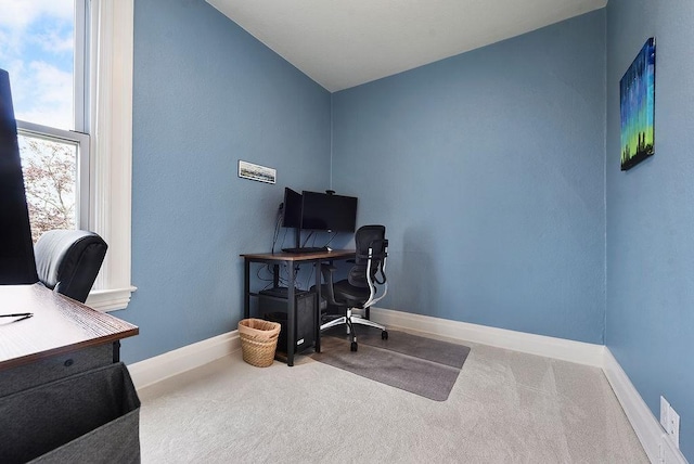 961 Deely St, Greenfield, PA 15217 - carpeted office with baseboards