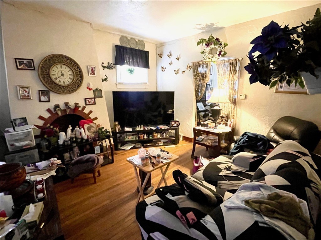 3409 Delaware St, Observatory Hill, PA 15214 - living room featuring wood finished floors