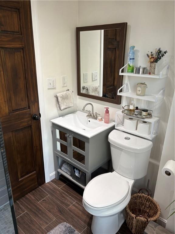 315 Taylor Ave, Bellevue, PA 15202 - bathroom featuring vanity and toilet