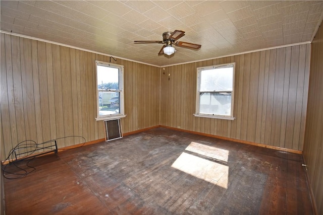 407-409 4th Ave, Ford City Boro, PA 16226 - spare room with wood-type flooring, ceiling fan, and plenty of natural light