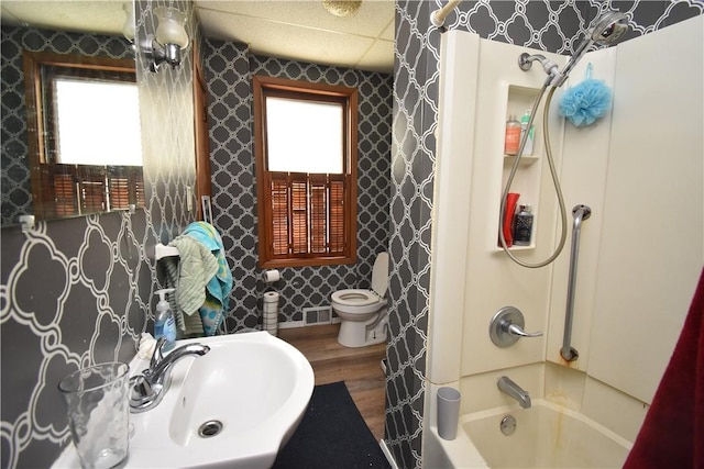 407-409 4th Ave, Ford City Boro, PA 16226 - bathroom with wallpapered walls, visible vents, a sink, and wood finished floors