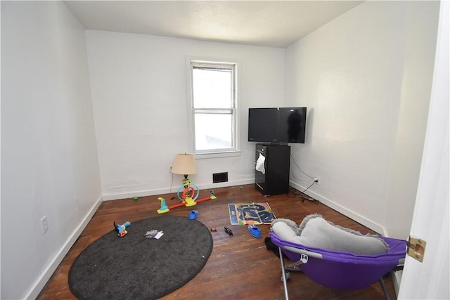 407-409 4th Ave, Ford City Boro, PA 16226 - playroom with visible vents, baseboards, and wood finished floors