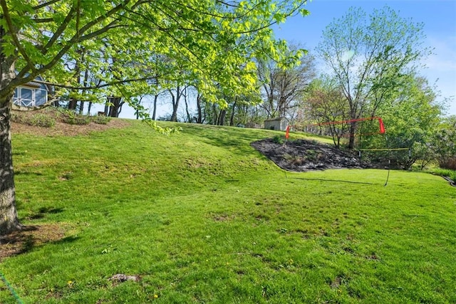 638 Morningstar Dr, Franklin Twp, PA 16117 - view of yard