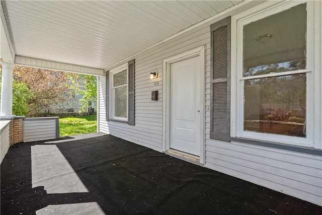 view of patio / terrace featuring covered porch