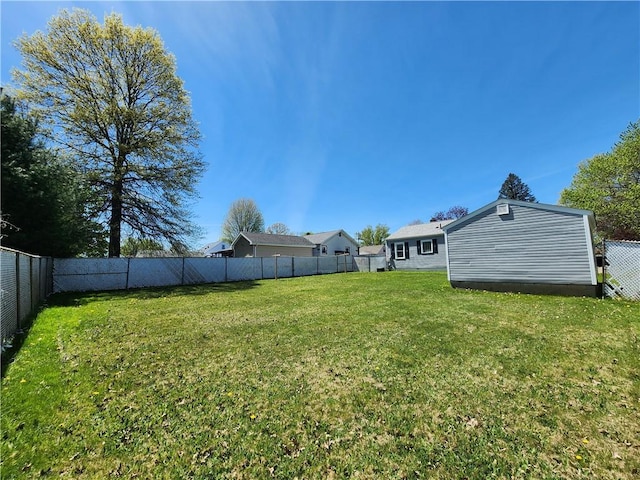 view of yard featuring a fenced backyard