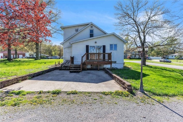 view of front of house with a front yard