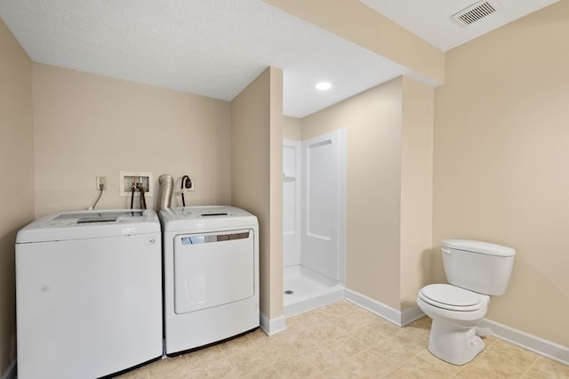 1809 Coursin St, Mckeesport, PA 15132 - laundry room featuring visible vents, laundry area, baseboards, and washer and dryer