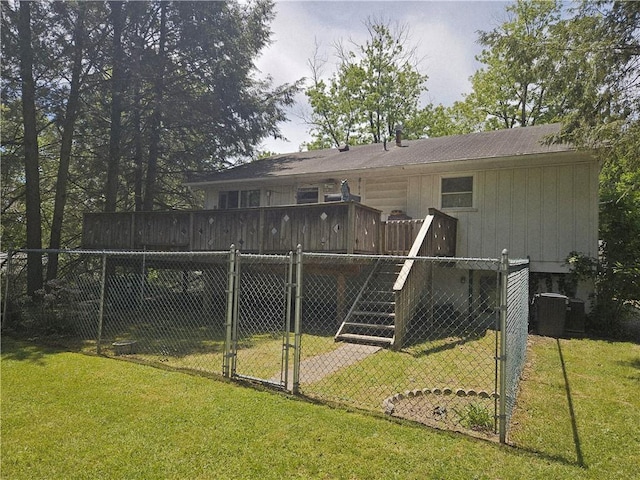 317 Chestnut Dr, Center Twp But, PA 16001 - back of house featuring a gate