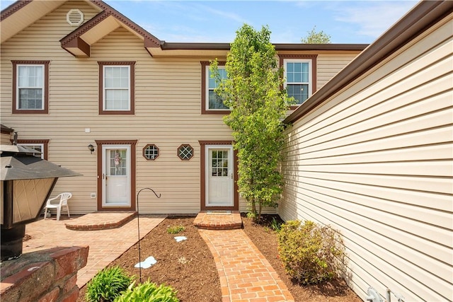 1470 Yorktown Dr, Cecil, PA 15055 - view of front of property with a patio