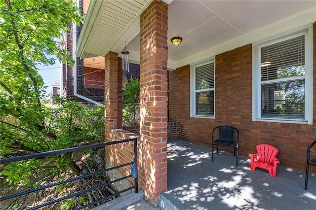 4004 Windsor St, Greenfield, PA 15217 - view of patio / terrace with a porch