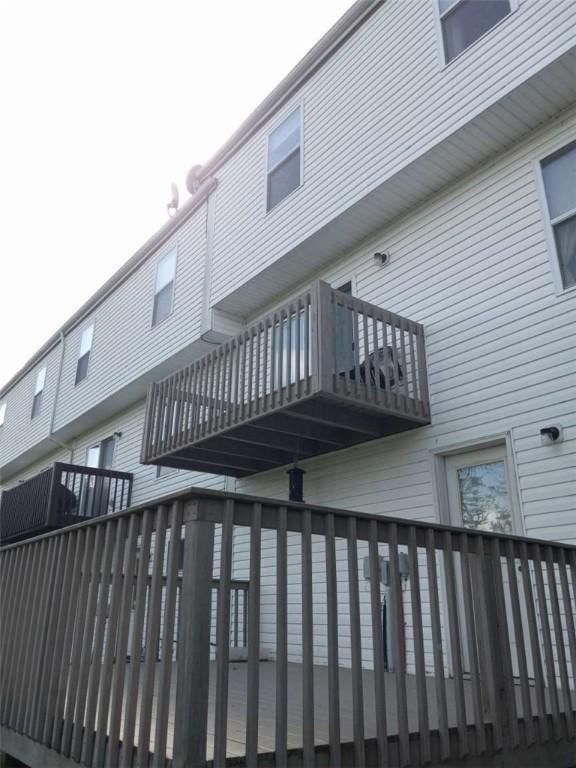 116 Antlerhollow Ct, Cranberry Twp, PA 16066 - rear view of house with a balcony