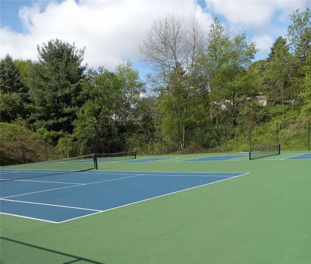 116 Antlerhollow Ct, Cranberry Twp, PA 16066 - view of tennis court featuring fence and community basketball court