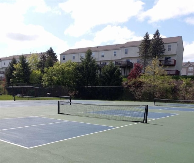 116 Antlerhollow Ct, Cranberry Twp, PA 16066 - view of tennis court featuring community basketball court and fence