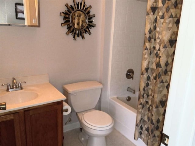 116 Antler Hollow Ct, Cranberry Twp, PA 16066 - full bath featuring vanity, toilet, and shower / bath combo with shower curtain