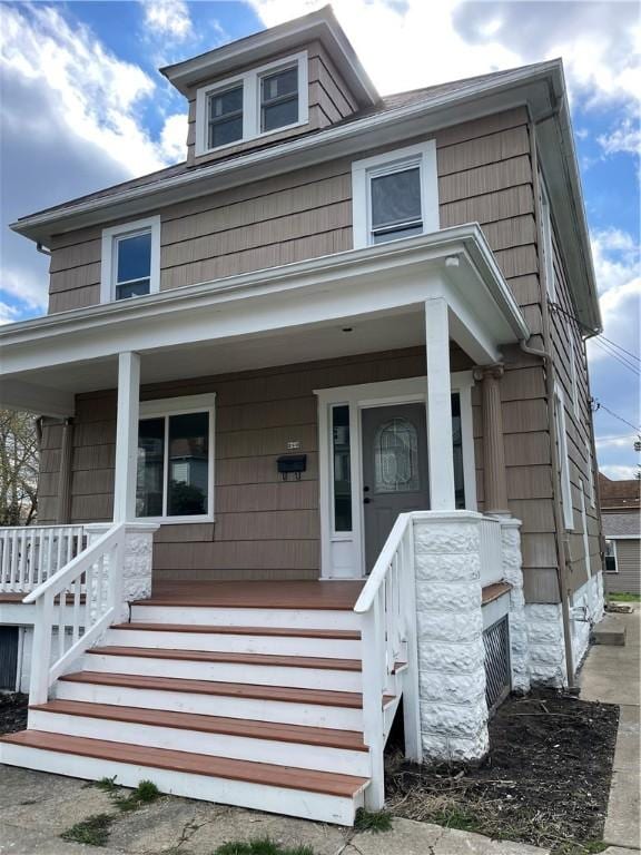280 Spruce, Sharon, PA 16146 - american foursquare style home featuring covered porch