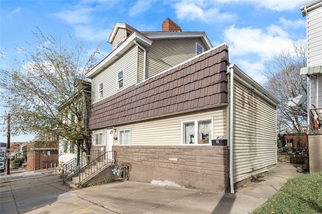 403 Ormsby Ave, Mount Oliver, PA 15210 - view of side of property with mansard roof