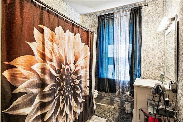 101 Clara St, Millvale, PA 15209 - full bath with vanity, toilet, wallpapered walls, and a shower with shower curtain
