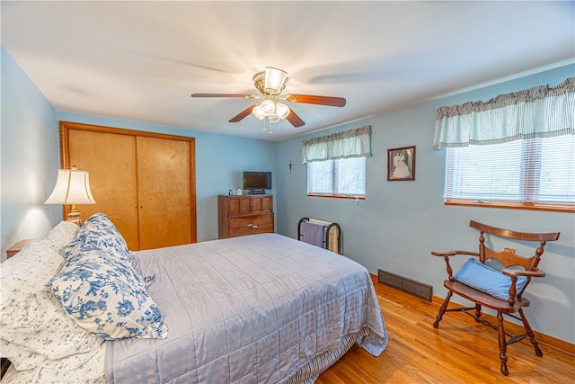 500 11th St, Oakmont, PA 15139 - bedroom with a ceiling fan, a closet, light wood-type flooring, and visible vents