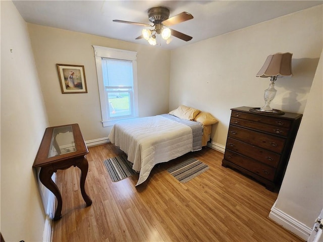 828 Butler Ave, New Castle/4Th, PA 16101 - bedroom featuring baseboards, a ceiling fan, and wood finished floors