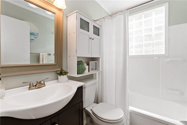 full bathroom featuring vanity, shower / bathtub combination with curtain, and toilet