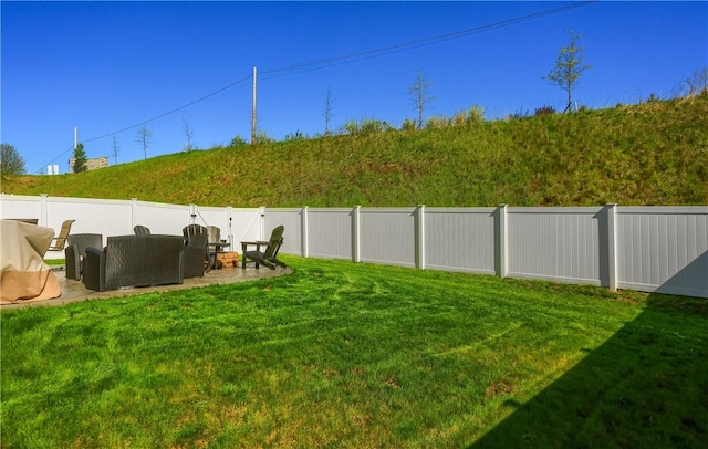 418 Fosse Ct, Lancaster Twp, PA 16037 - view of yard featuring a fenced backyard