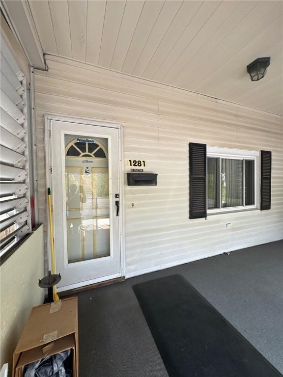 view of property entrance