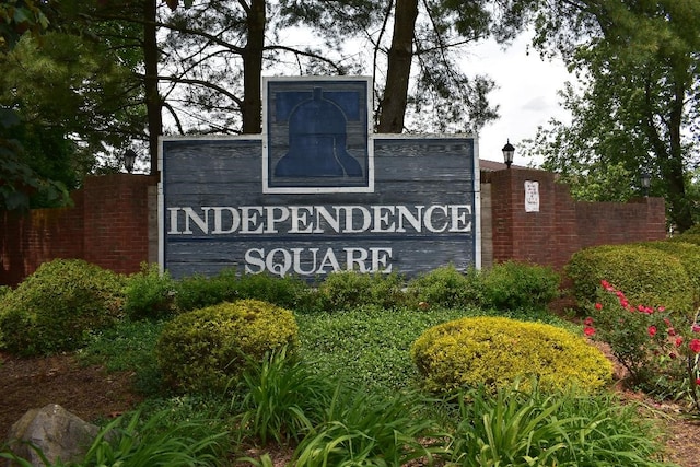 6217 Patrick Henry Dr, Hopewell Twp, PA 15001 - view of community sign