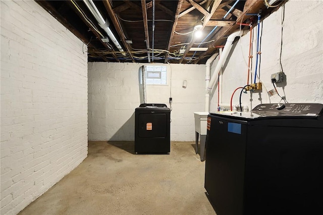 1203 Berkshire Ave, Brookline, PA 15226 - basement with washer / dryer