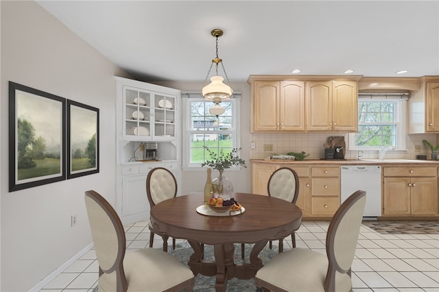 dining room featuring light tile patterned floors