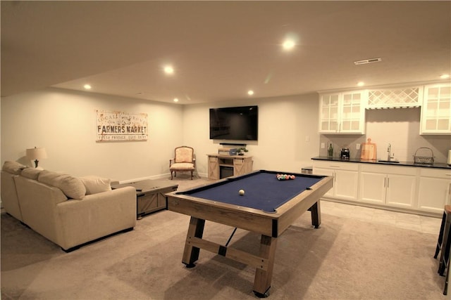 playroom featuring light carpet, billiards, recessed lighting, a sink, and wet bar