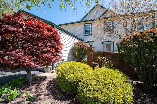 1437 Yorktown Dr, Cecil, PA 15055 - view of side of home