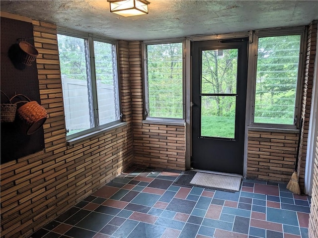 211 Wainwright Dr, Mckeesport, PA 15132 - unfurnished sunroom featuring a healthy amount of sunlight
