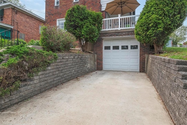 4044 Cloverlea St, Brentwood, PA 15227 - garage featuring concrete driveway