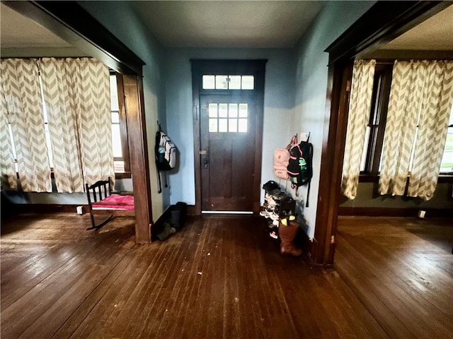 206 S State, St, PA 16222 - foyer with wood-type flooring and baseboards