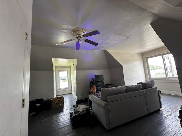 606 Chestnut St, New Castle/3Rd, PA 16101 - bonus room featuring lofted ceiling, dark wood-style flooring, healthy amount of natural light, and a ceiling fan