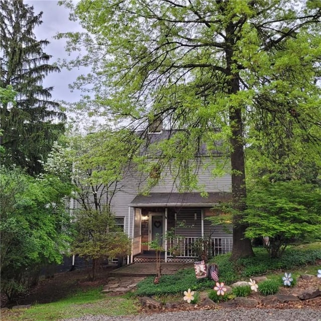 view of front of house featuring a porch