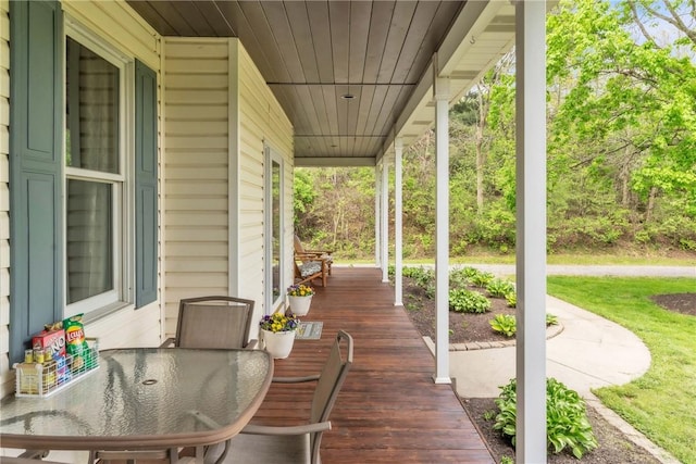 6181 Brown Rd, Penn Twp, PA 16002 - porch featuring outdoor dining area