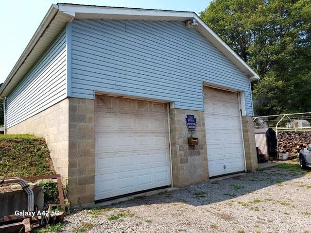 view of detached garage