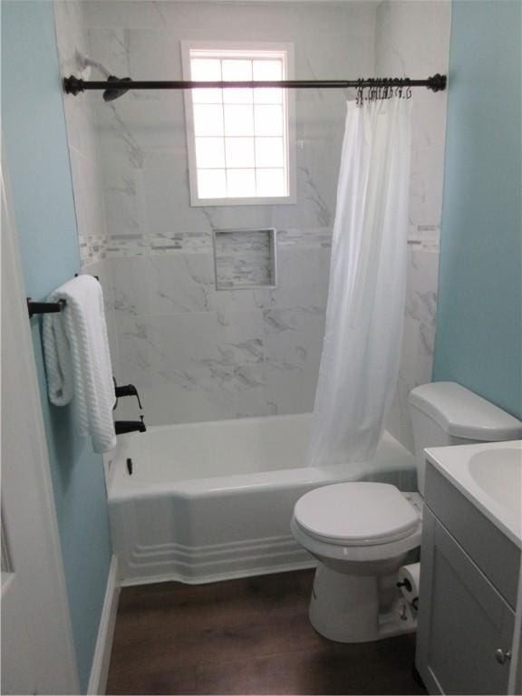 724 Maplewood Ave, Ambridge, PA 15003 - full bath with shower / tub combo with curtain, toilet, wood finished floors, and vanity