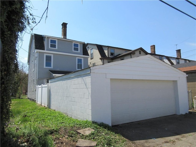 724 Maplewood Ave, Ambridge, PA 15003 - detached garage with fence