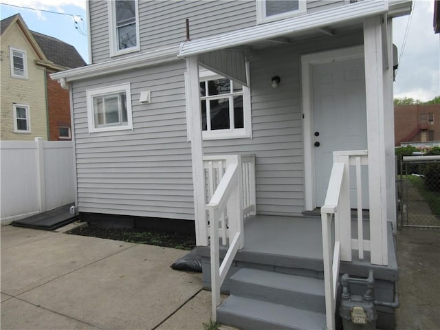 724 Maplewood Ave, Ambridge, PA 15003 - view of exterior entry featuring fence and a patio area