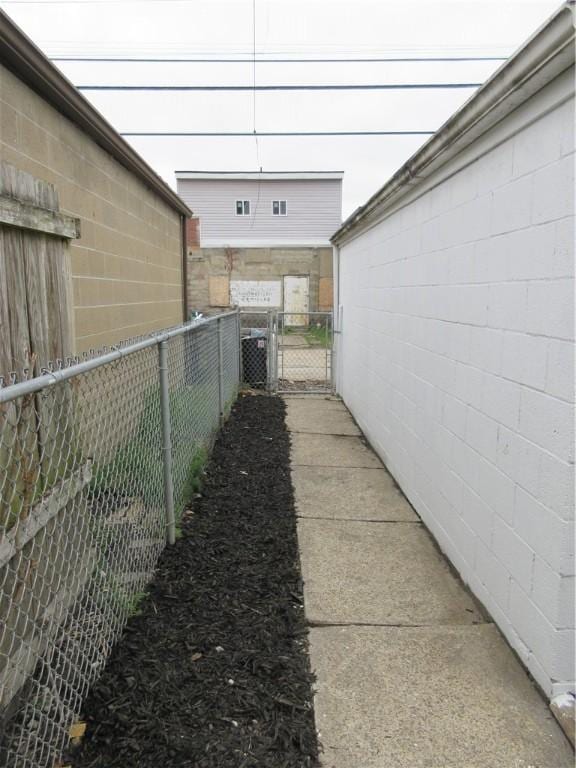 724 Maplewood Ave, Ambridge, PA 15003 - view of yard featuring fence, a gate, and cooling unit
