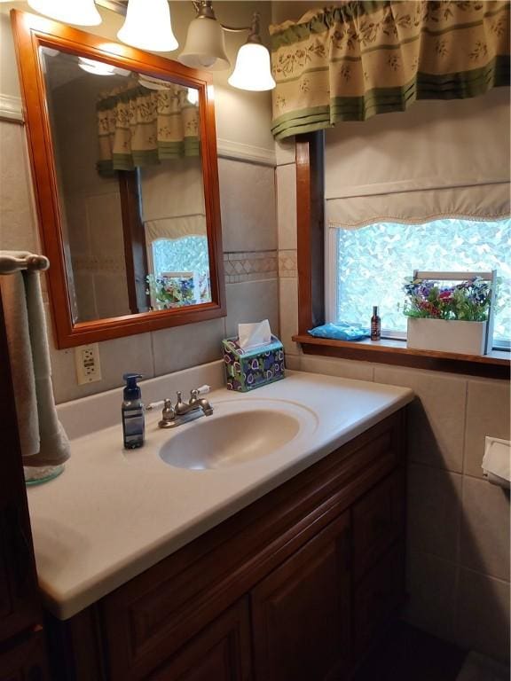 100 Forest Dr, Natrona Hts/Harrison Twp, PA 15065 - bathroom with vanity