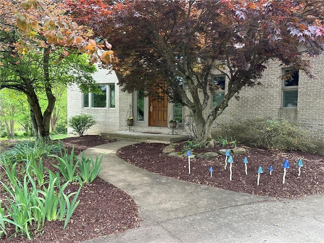337 Saratoga Dr, South Union Twp, PA 15401 - view of front of house with brick siding