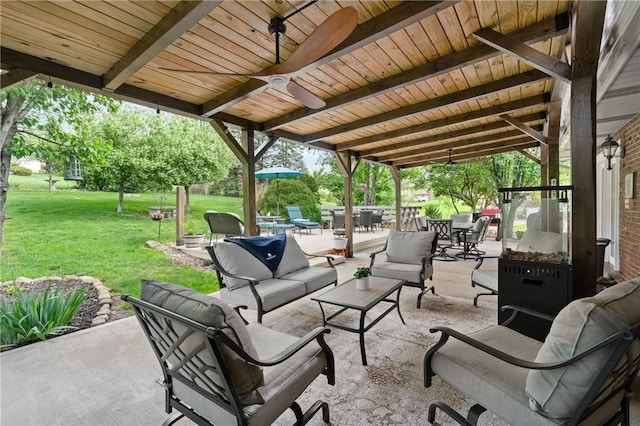 view of patio featuring outdoor dining area, an outdoor living space, and ceiling fan