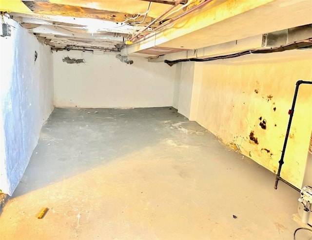 view of unfinished basement