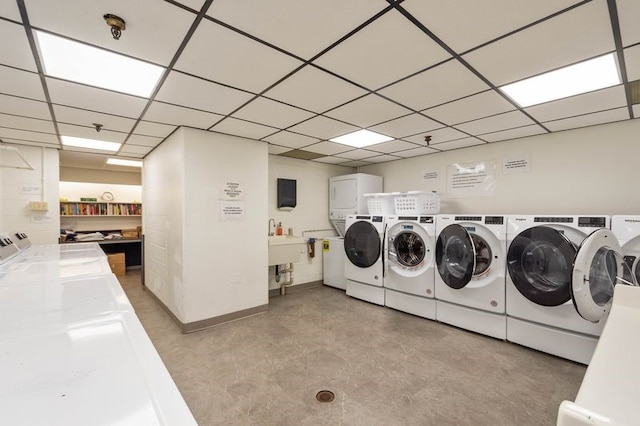 552 N Neville St Unit 26, Oakland, PA 15213 - community laundry room with washer and clothes dryer
