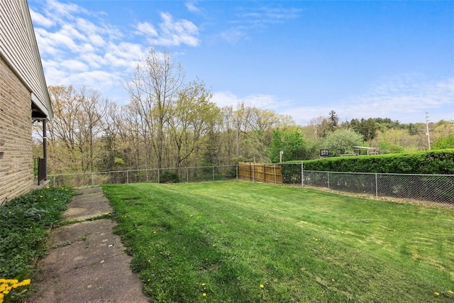 110 Thorncrest Dr, Penn Twp But, PA 16002 - view of yard featuring a fenced backyard