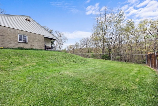 110 Thorncrest Dr, Penn Twp But, PA 16002 - view of yard featuring fence